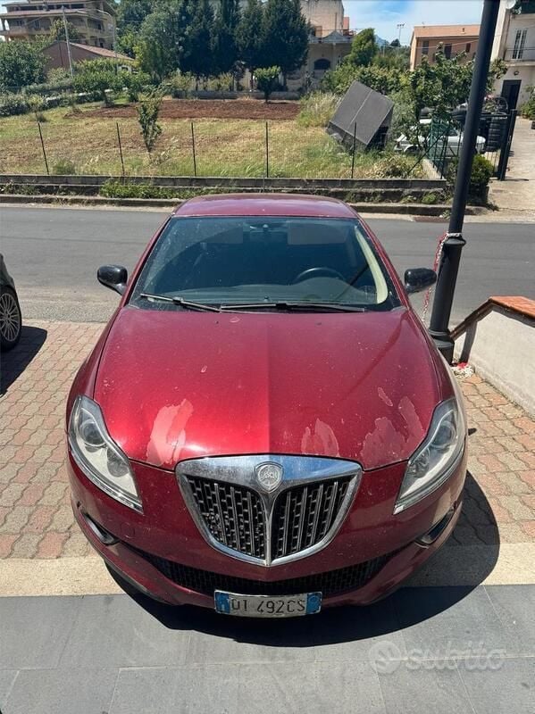 Usata Lancia Delta 120 CV (88 kW) 2008 Utilitaria