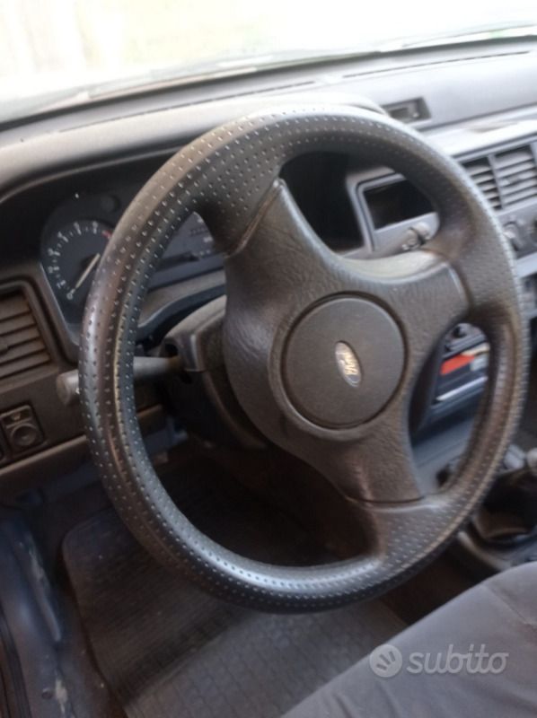 Usata Ford Escort Cabriolet 105 CV (77 kW) 1991 Rosso Cabrio