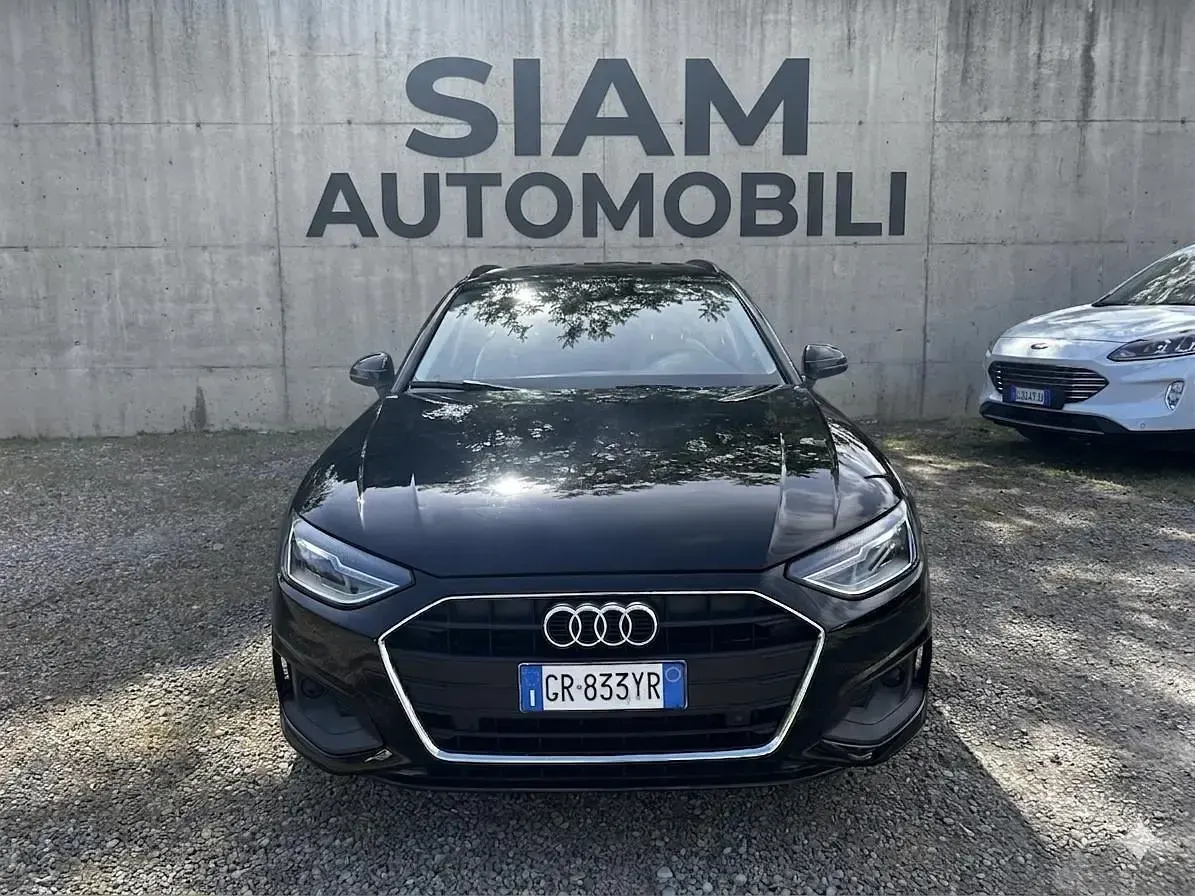 Usado Audi A4 Advanced 163 CV (119 kW) 2023 Negro Familiar