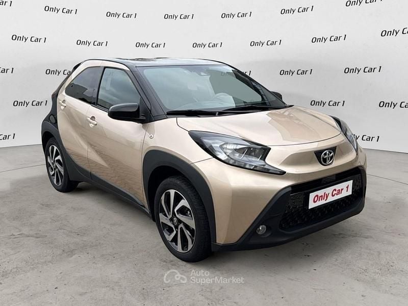 Beige Usata 2025 Toyota Aygo X Trend SUV | 14.890 € (Ottimo prezzo) - Immagine 1/4