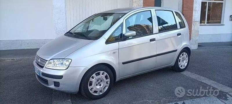 Usata Fiat Idea 80 CV (58 kW) 2007 Grigio Monovolume