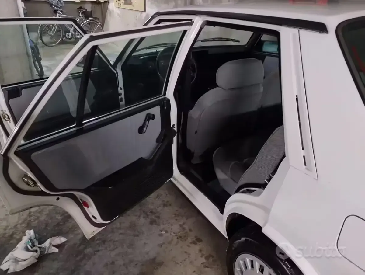 Usata Lancia Prisma 109 CV (80 kW) 1988 Bianco Berlina