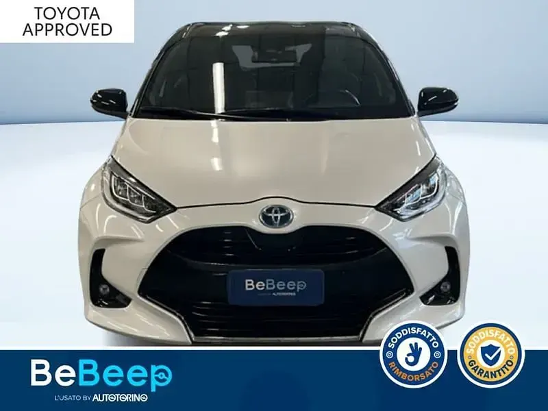 Usata Toyota Yaris Style 92 CV (67 kW) 2020 Bianco pastello Utilitaria