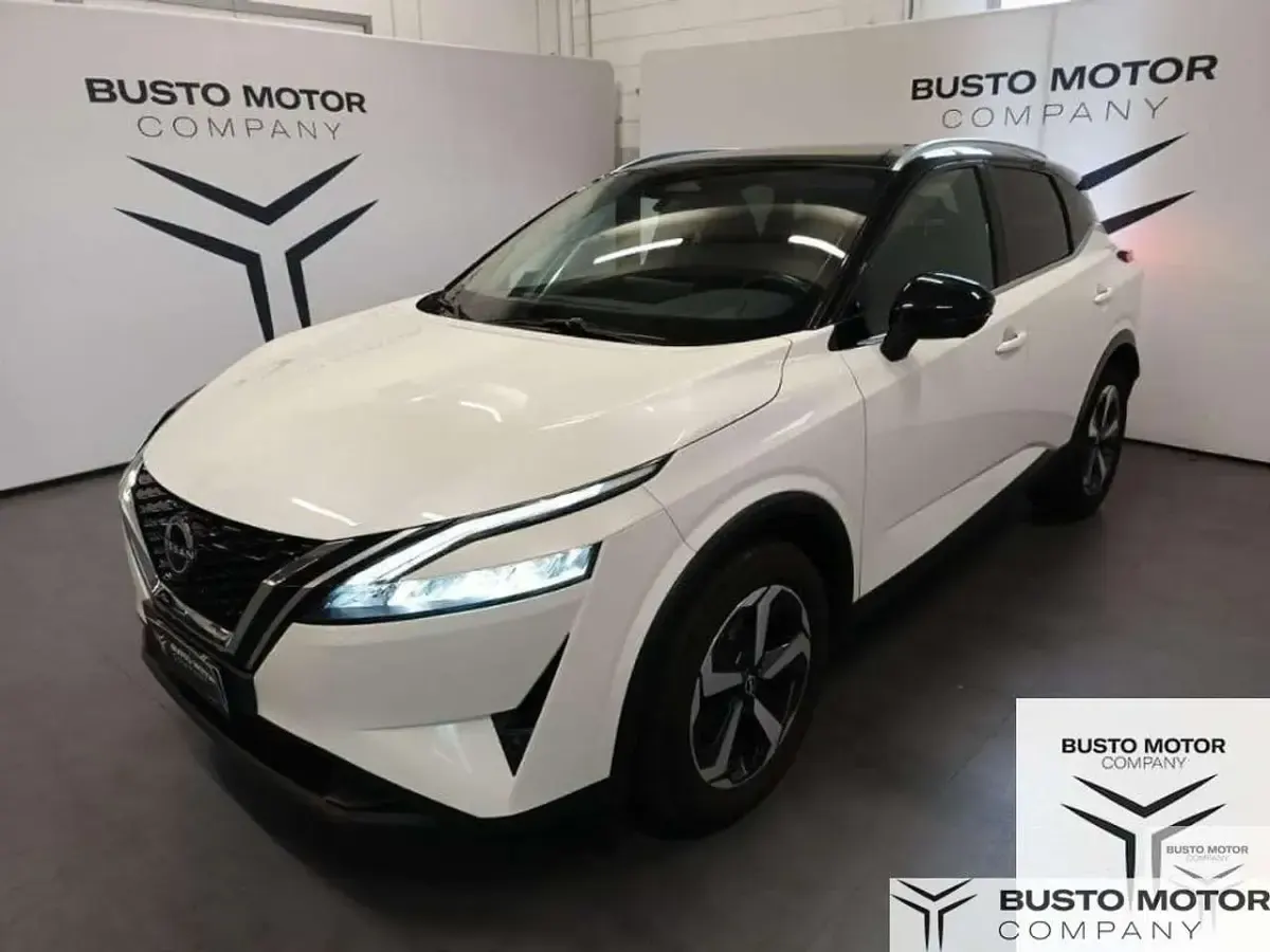 Usata Nissan Qashqai N-Connecta 140 CV (102 kW) 2022 Bianco/tetto nero / metallizzato SUV