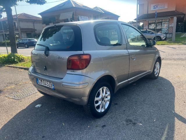 Usata Toyota Yaris Sol 87 CV (63 kW) 2004 Bronzo metallizzato Utilitaria