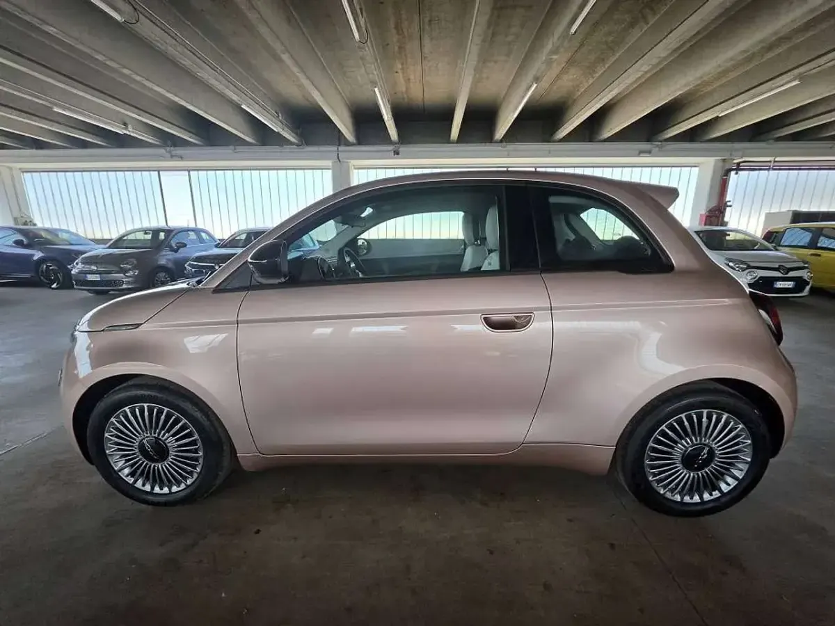 Nuova Fiat 500 Icon 65 CV (47 kW) 2026 Rose gold Utilitaria