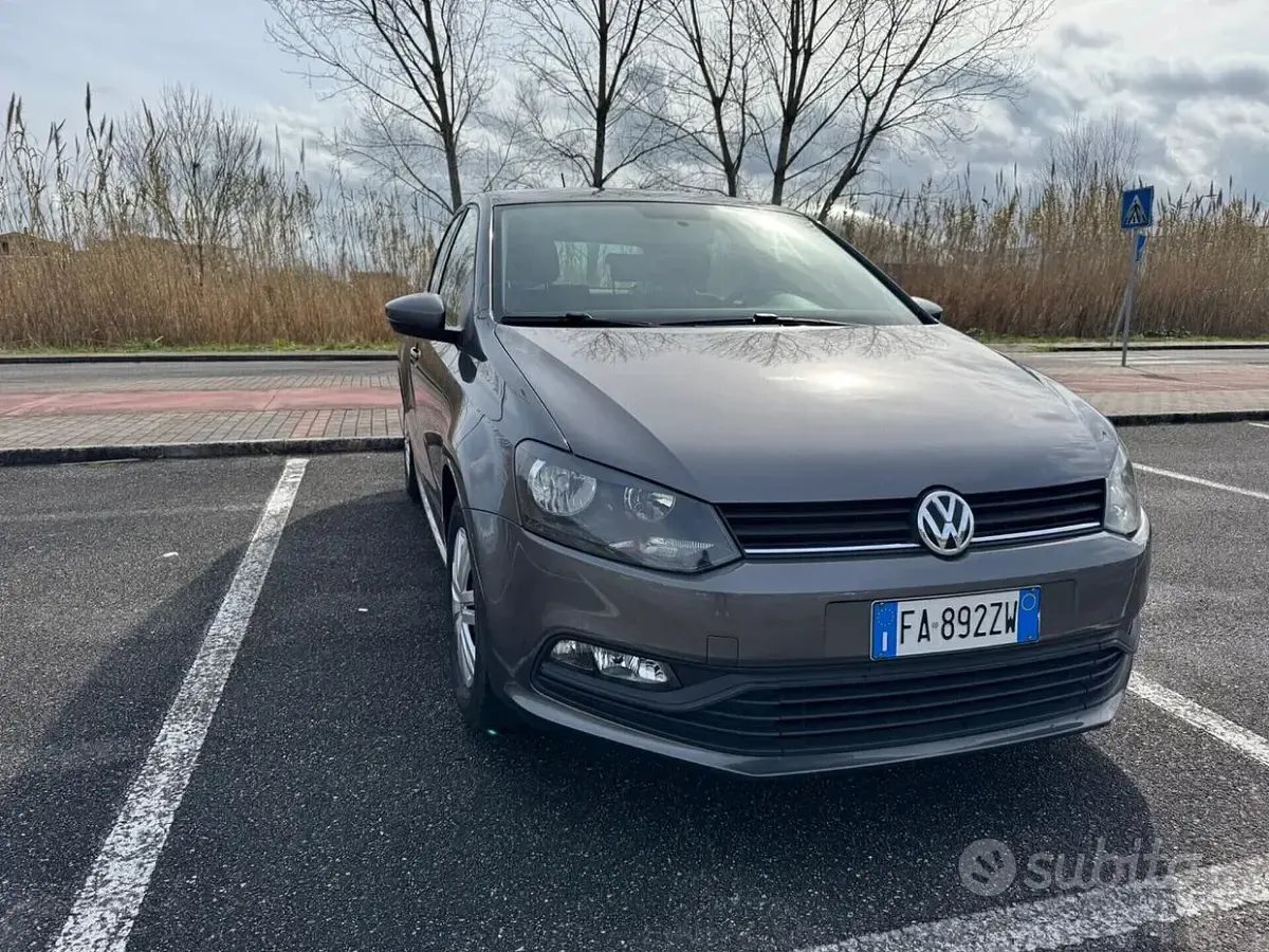 Usata VW Polo Comfortline 75 CV (55 kW) 2015 Grigio Berlina