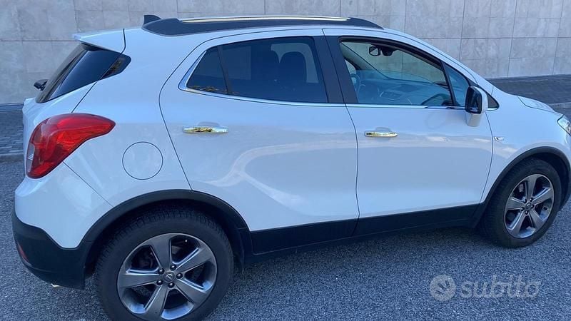 Usata Opel Mokka Cosmo 131 CV (96 kW) 2013 Bianco SUV
