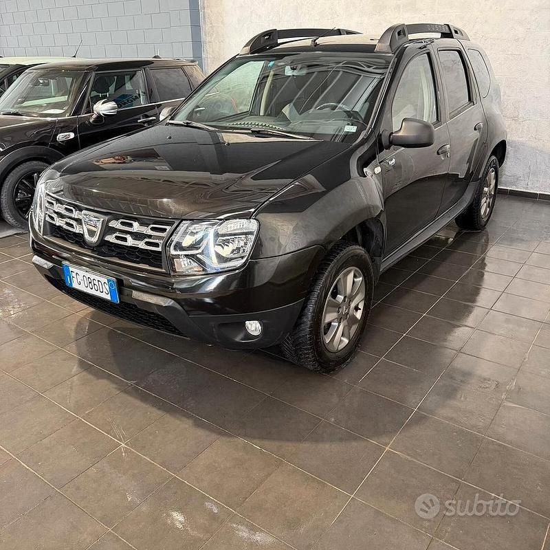 Usata Dacia Duster Lauréate 109 CV (80 kW) 2016 Nero SUV