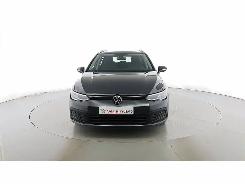 Usata VW Golf VIII Life 116 CV (85 kW) 2023 Grigio urano Station wagon