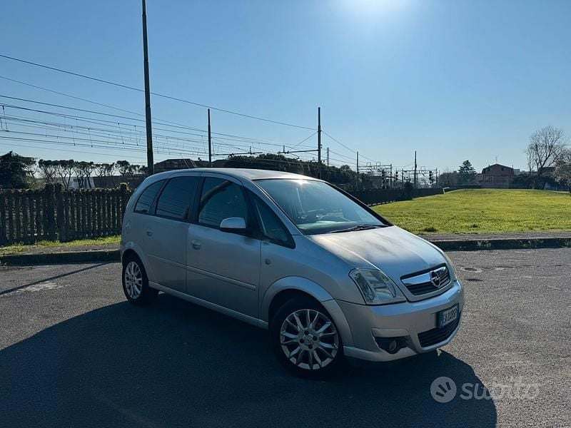Usata Opel Meriva Club 90 CV (66 kW) 2010 Grigio Monovolume