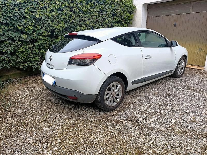Usata Renault Mégane Coupé 90 CV (66 kW) 2012 Bianco Coupé