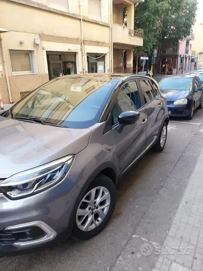 Usata Renault Captur 2018 Grigio SUV