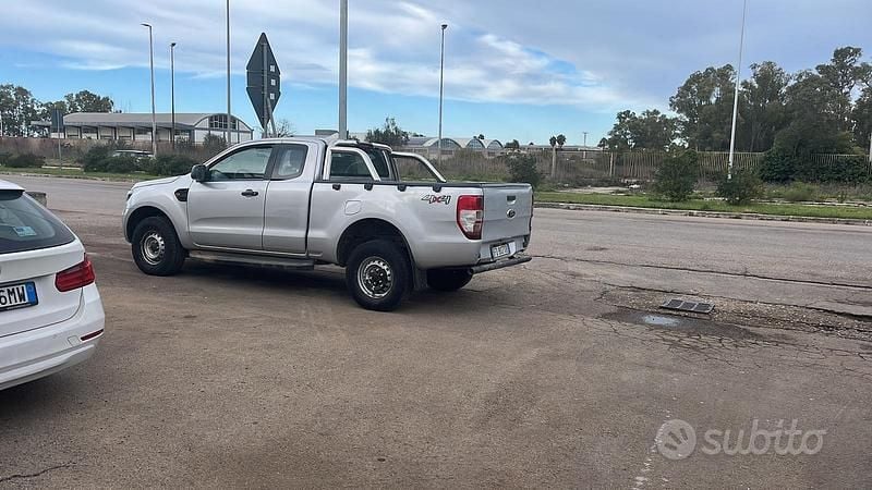 Usata Ford Ranger 160 CV (117 kW) 2016 Grigio Pick-up