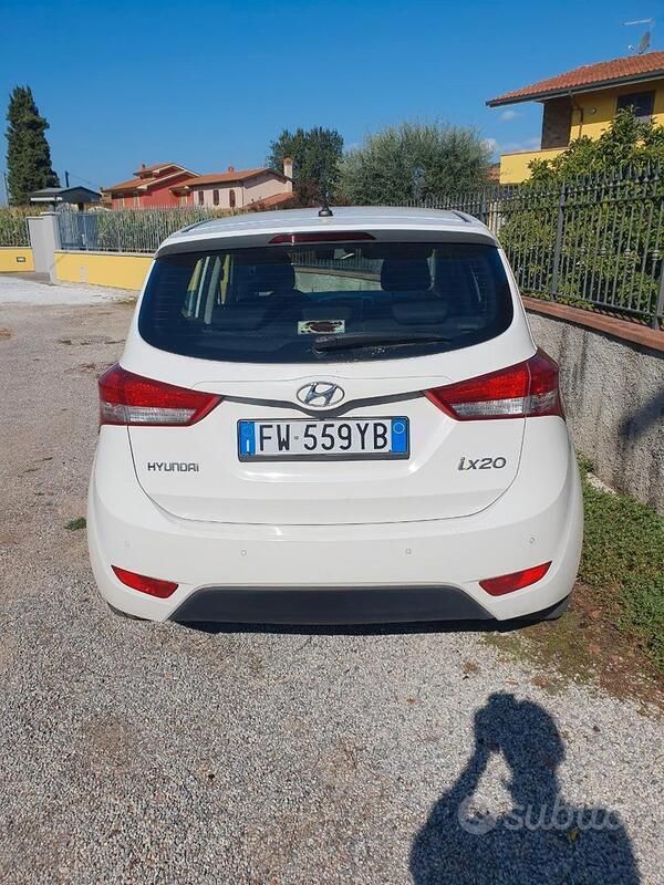 Usata Hyundai ix20 Comfort 91 CV (66 kW) 2013 Bianco Utilitaria