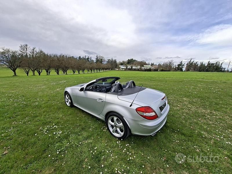 Usata Mercedes SLK350 272 CV (200 kW) 2004 Grigio Cabrio