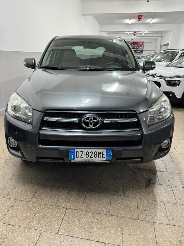 Usato 2010 Toyota RAV4 2.2 Diesel 150 CV (8.999 €)