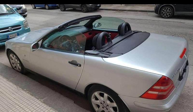 Usata Mercedes SLK200 192 CV (141 kW) 2000 Argento Cabrio