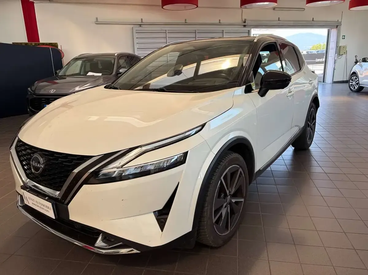 Usata Nissan Qashqai Tekna 158 CV (116 kW) 2022 Bianco SUV