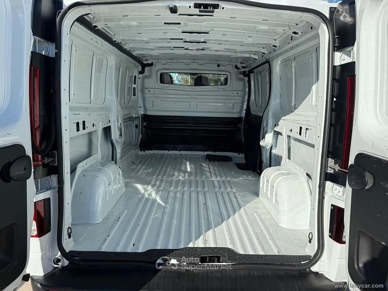 Usata Opel Vivaro 120 CV (88 kW) 2018 Bianco Monovolume