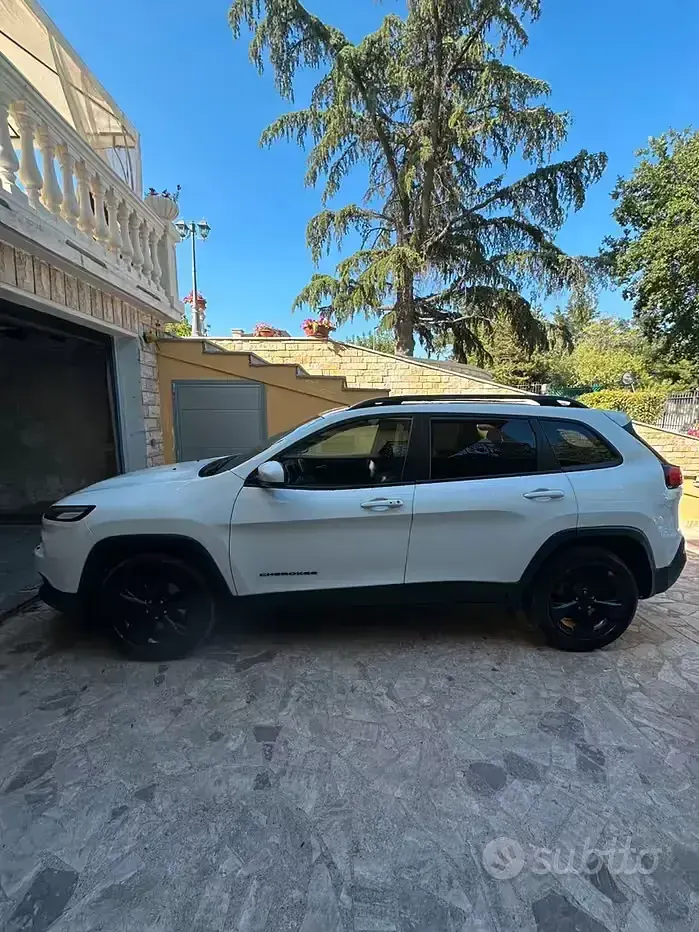 Usata Jeep Cherokee Night Eagle 200 CV (147 kW) 2018 Bianco SUV
