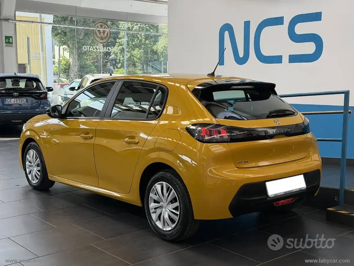 Usata Peugeot 208 Active 75 CV (55 kW) 2023 Giallo Utilitaria