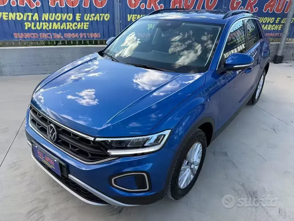 Usata VW T-Roc 150 CV (110 kW) 2023 Blu SUV