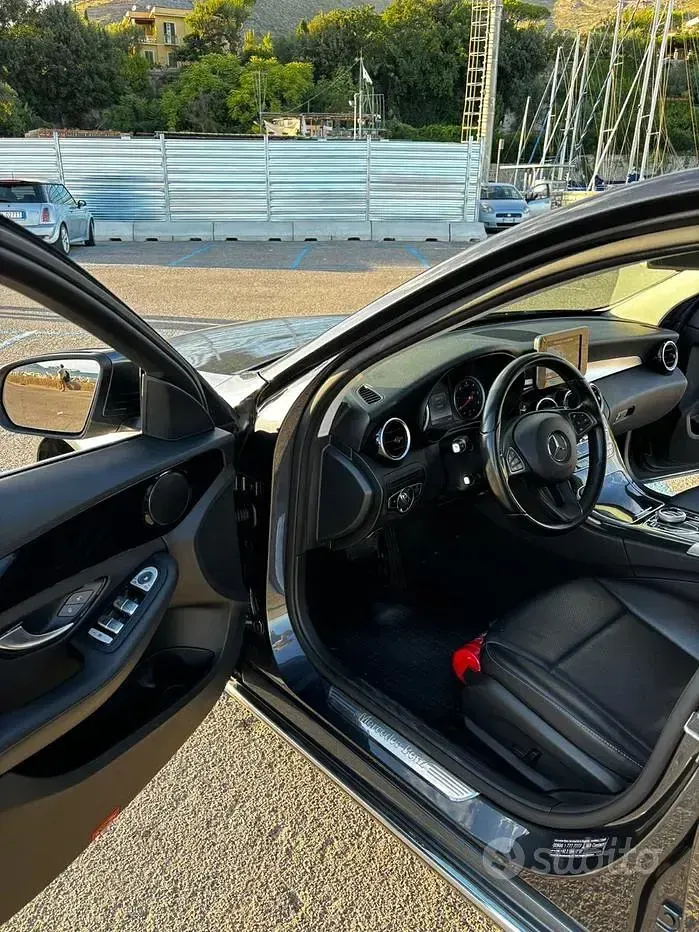 Usata Mercedes C180 122 CV (89 kW) 2018 Grigio Berlina