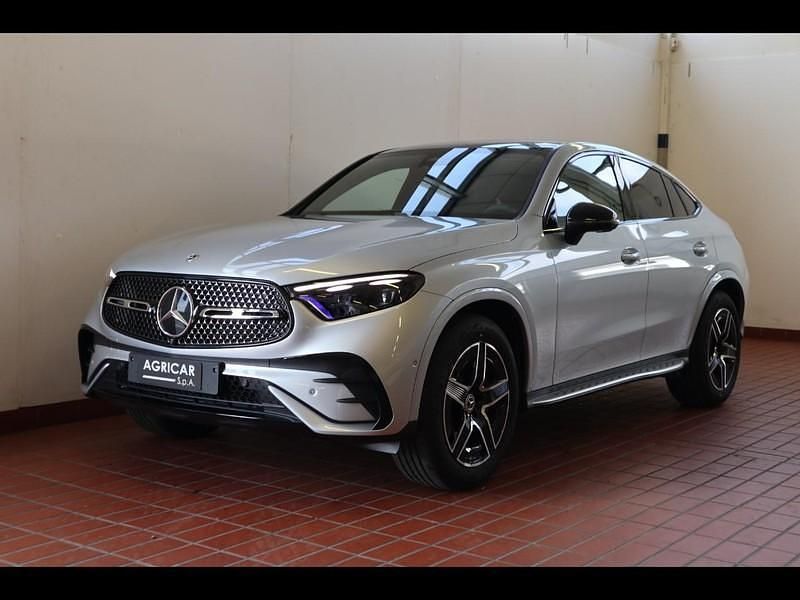 Argento Nuova 2025 Mercedes GLC220 Advanced Coupé | 78.200 € (Molto cara) - Immagine 1/4