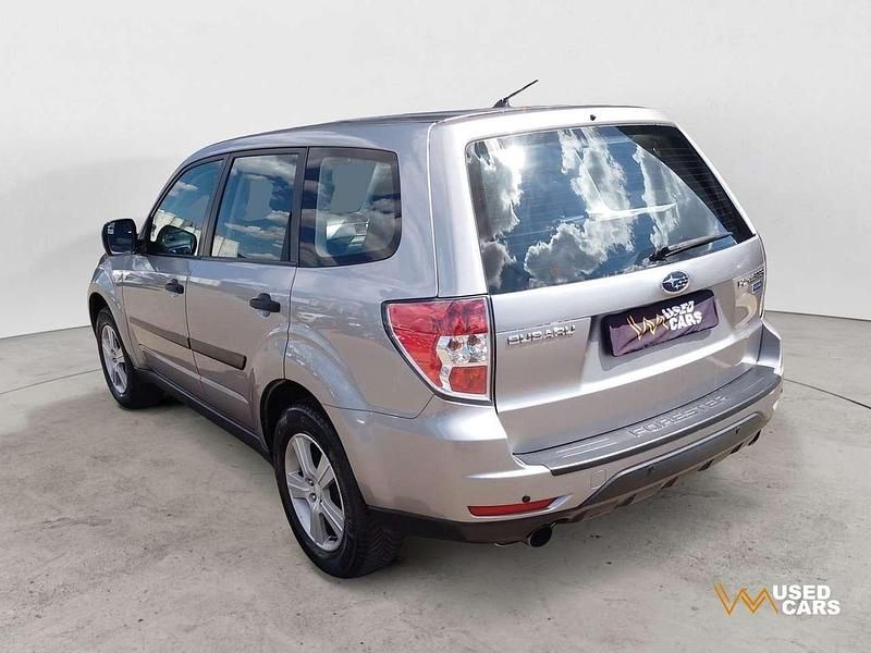 Usata Subaru Forester Comfort 147 CV (108 kW) 2010 Argento SUV