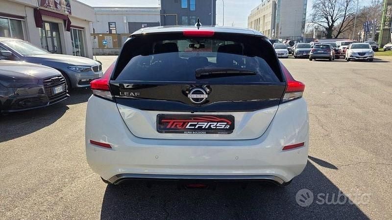 Usata Nissan Leaf Tekna 160 kW (218 CV) 2022 Bianco Utilitaria