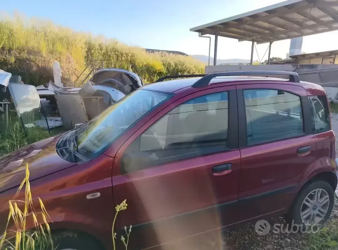 Usata Fiat Panda 69 CV (50 kW) 2005 Rosso Utilitaria