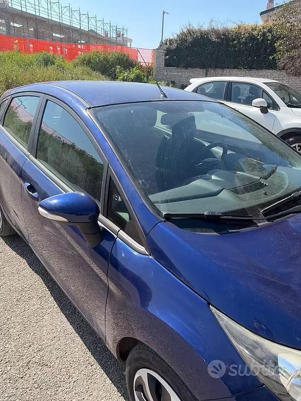Usata Ford Fiesta 75 CV (55 kW) 2016 Blu Utilitaria