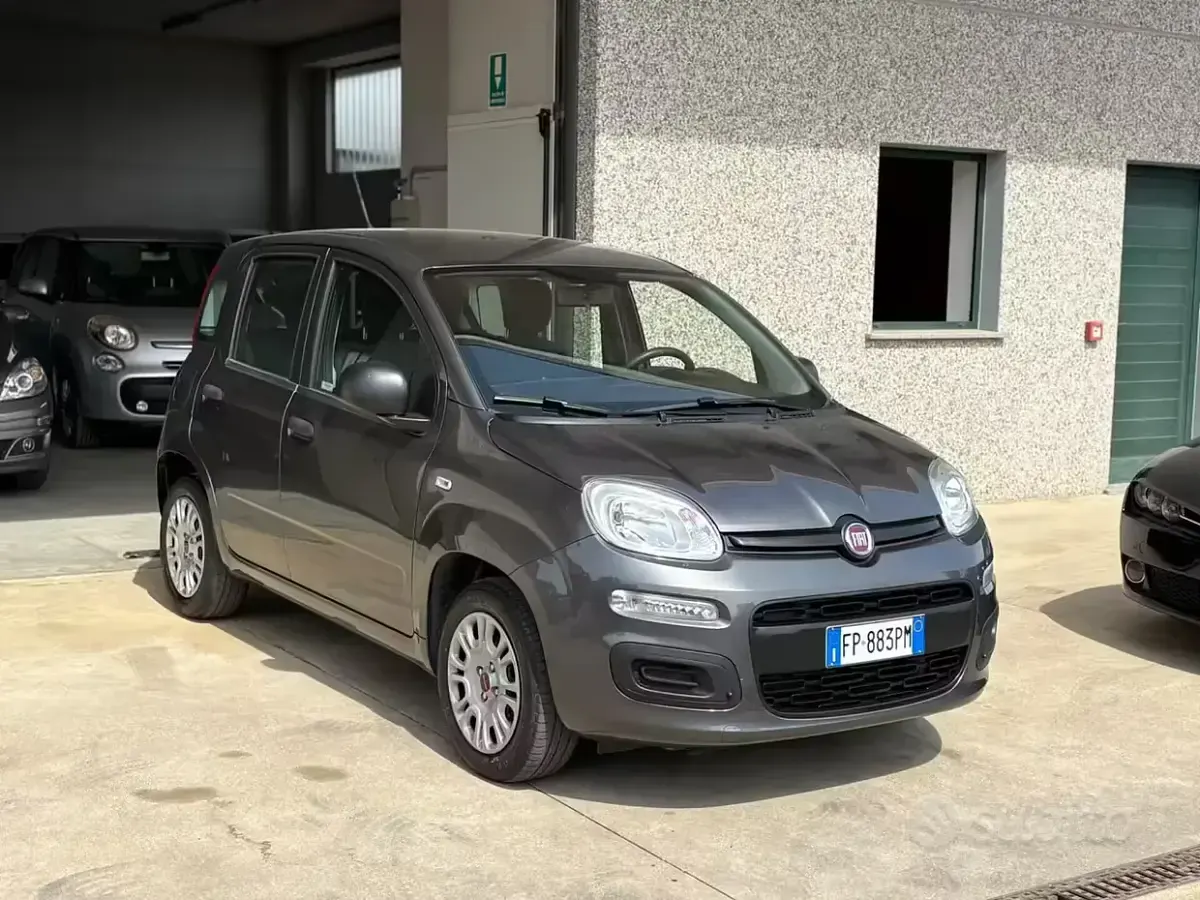 Usata Fiat Panda Lounge 69 CV (50 kW) 2018 Grigio Utilitaria