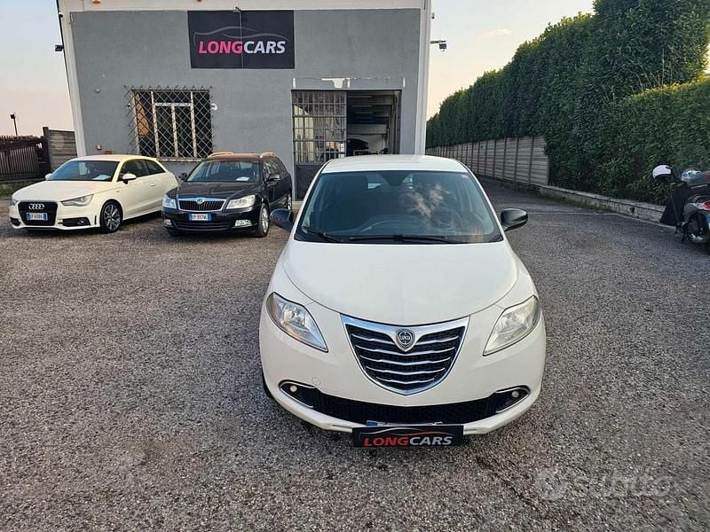 Usata Lancia Ypsilon S 85 CV (62 kW) 2013 Bianco Utilitaria