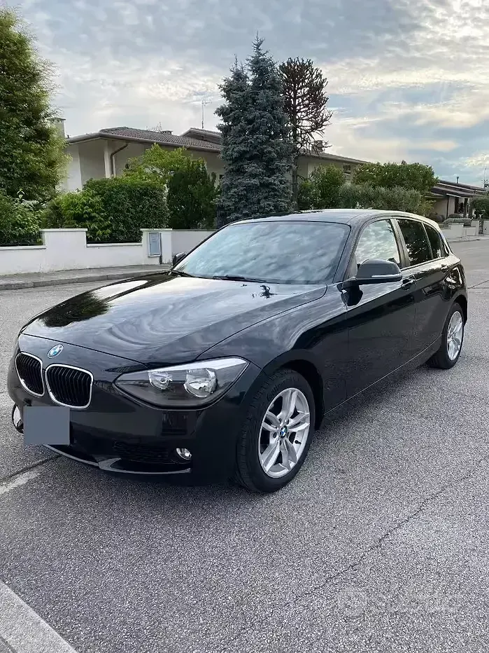 Usata BMW 118 143 CV (105 kW) 2011 Nero Utilitaria