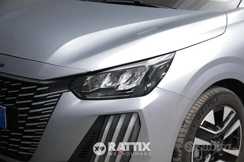 Usata Peugeot 208 Allure 101 CV (74 kW) 2025 Grigio artense Utilitaria