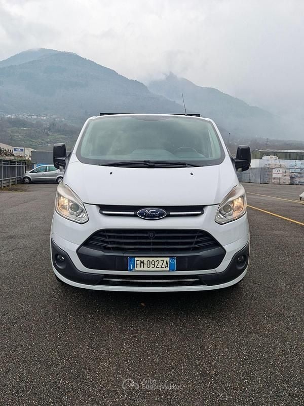 Usata Ford Transit Custom 131 CV (96 kW) 2017 Bianco Berlina