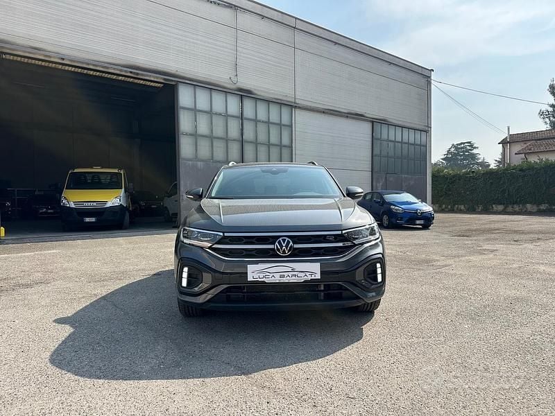 Usata VW T-Roc R-line 150 CV (110 kW) 2023 Grigio SUV