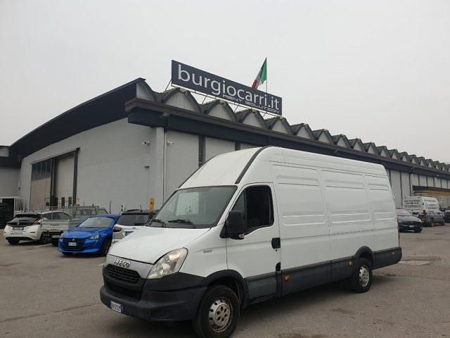 Usata Iveco Daily 170 CV (125 kW) 2013 Bianco(met.) Berlina
