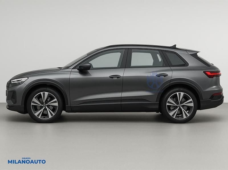 Usata Audi Q6 e-tron Ambiente 185 kW (252 CV) 2025 Grigio SUV