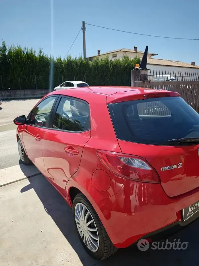 Usata Mazda 2 68 CV (50 kW) 2008 Rosso Utilitaria