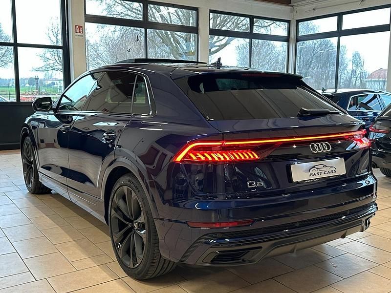 Usata Audi Q8 S-Line 286 CV (210 kW) 2021 Blu SUV
