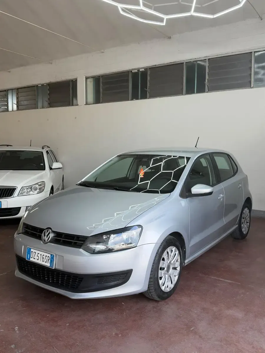 Usata VW Polo Trendline 75 CV (55 kW) 2009 Argento Utilitaria