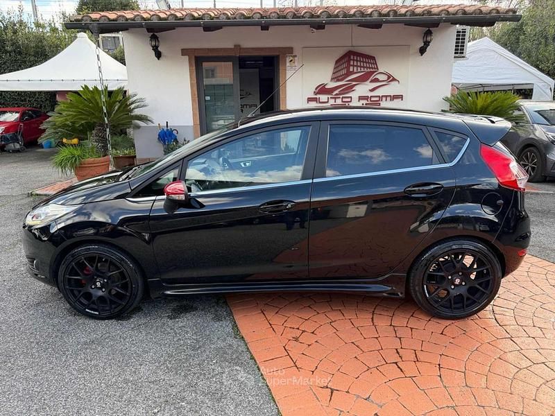Usata Ford Fiesta ST-Line 95 CV (69 kW) 2016 Nero Berlina