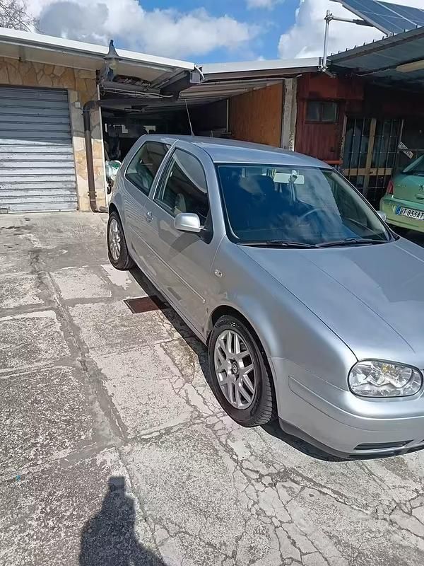 Usata VW Golf IV 116 CV (85 kW) 2000 Grigio Berlina
