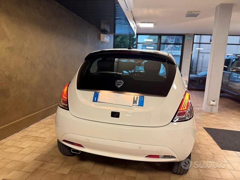 Usata Lancia Ypsilon S 69 CV (50 kW) 2024 Bianco Utilitaria