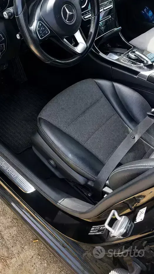 Usata Mercedes C220 AMG line 170 CV (125 kW) 2014 Nero Berlina