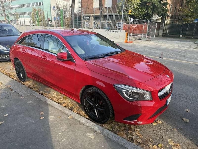 Usata Mercedes CLA200 Shooting Brake Premium 140 CV (102 kW) 2015 Rosso Station wagon