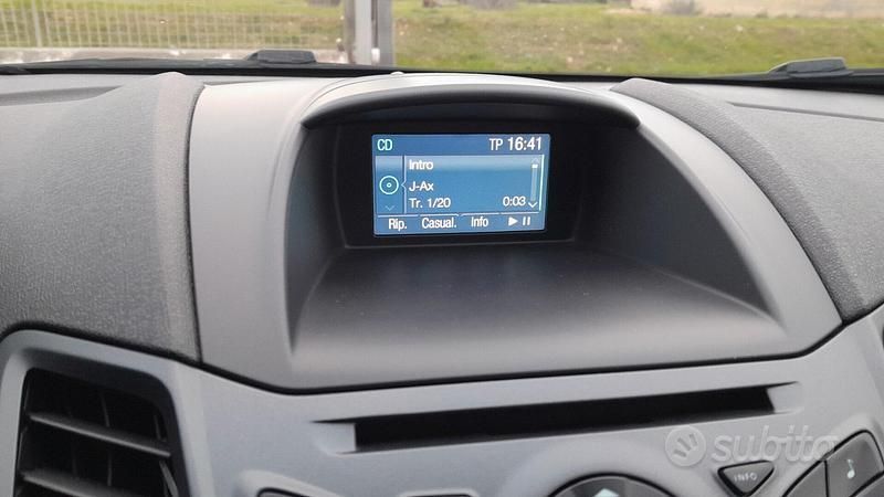 Usata Ford Fiesta Titanium 95 CV (69 kW) 2017 Grigio Berlina